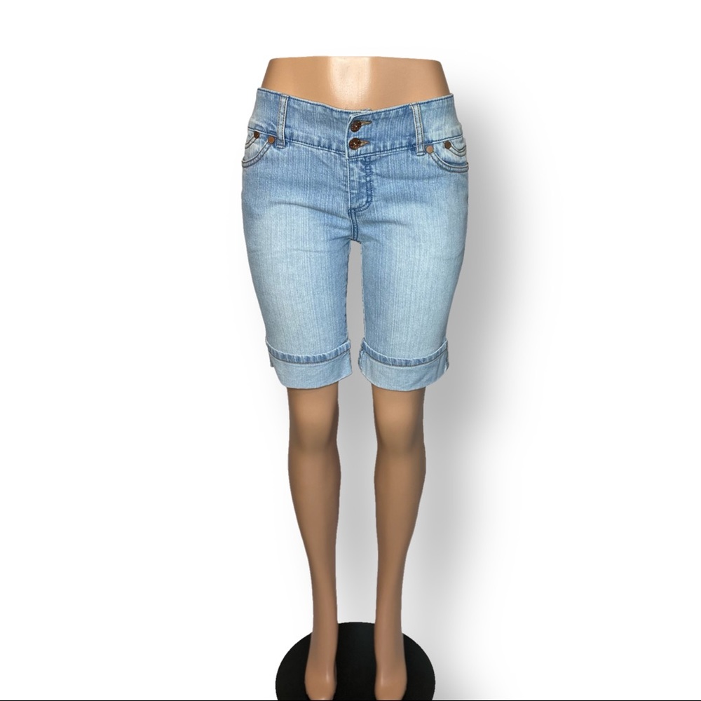 🟢 Glo Jeans Bermuda Jean Shorts Size 11 Waist 32”